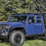 Using exclusive Jeep® Performance Parts (JPP) and custom access